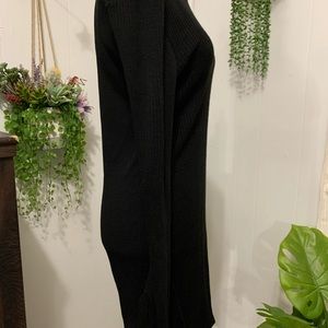 Black bodycon dress